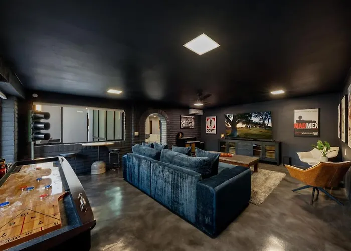 Estate, And Guesthouse, 2 Pools, 7 Bedroom 5 Ba Holiday home Tucson