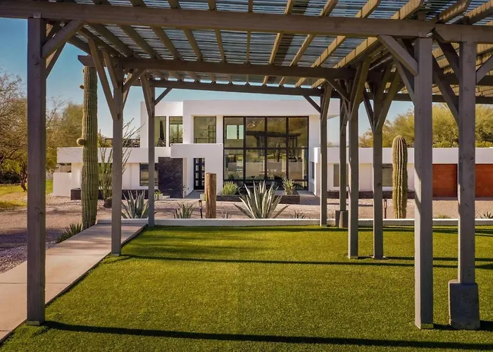 Estate, And Guesthouse, 2 Pools, 7 Bedroom 5 Ba *