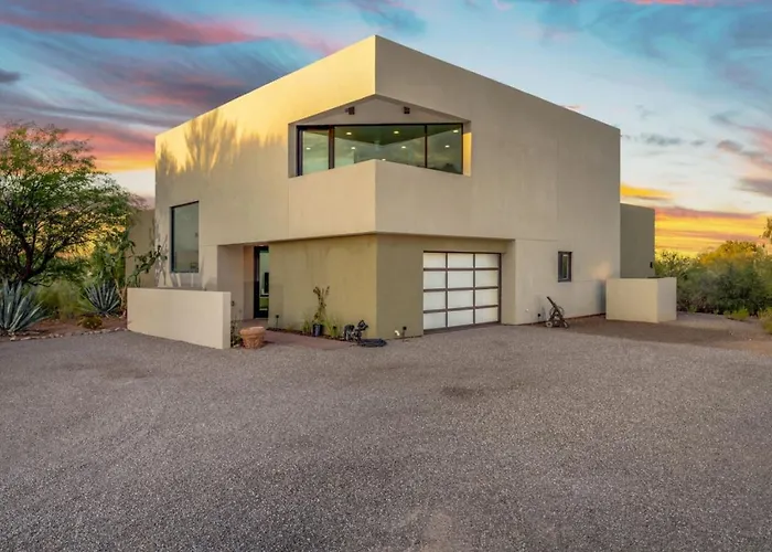 Estate, And Guesthouse, 2 Pools, 7 Bedroom 5 Ba *