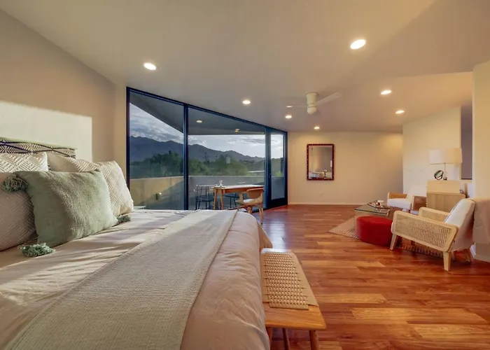 Estate, And Guesthouse, 2 Pools, 7 Bedroom 5 Ba
