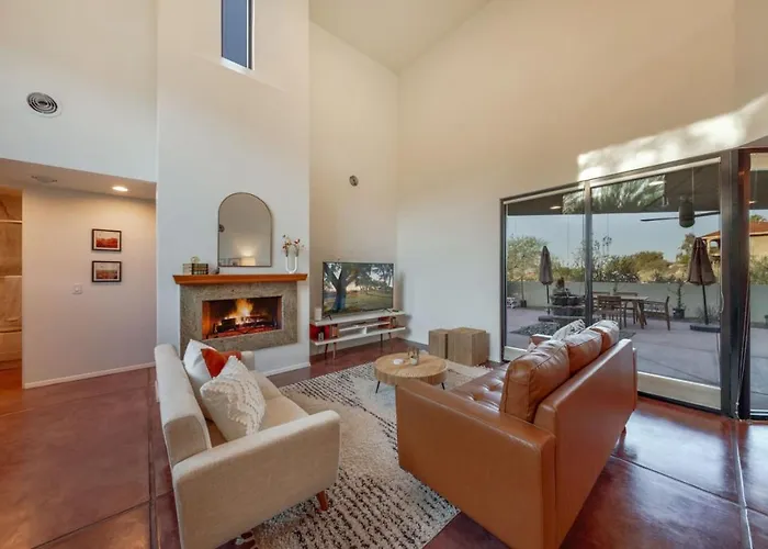 Estate, And Guesthouse, 2 Pools, 7 Bedroom 5 Ba Holiday home Tucson