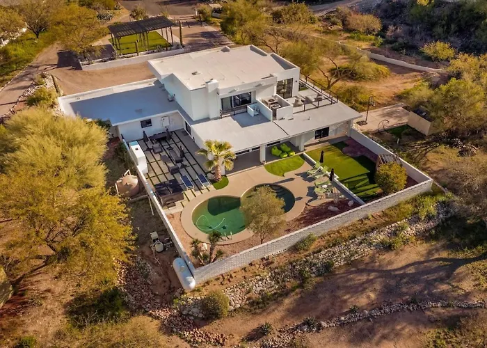 Estate, And Guesthouse, 2 Pools, 7 Bedroom 5 Ba *